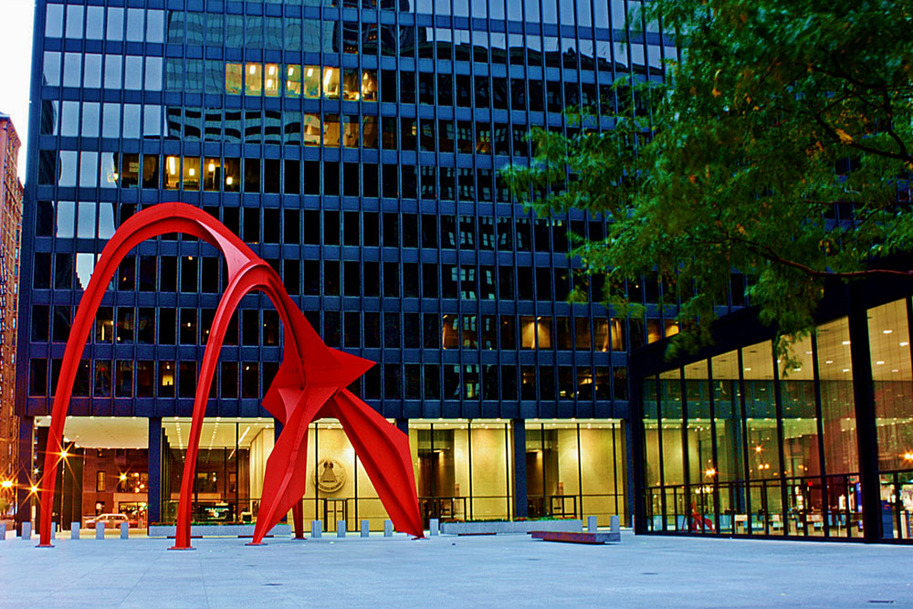 The Kluczynski Federal Building in Chicago with the Flamingo sculpture in front